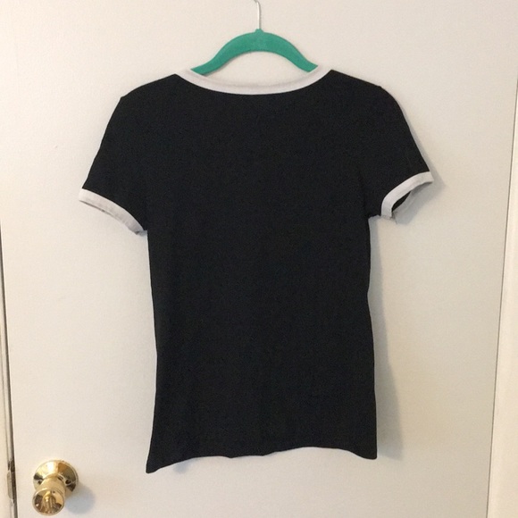 Hogwarts Graphic Tee - Picture 2 of 3